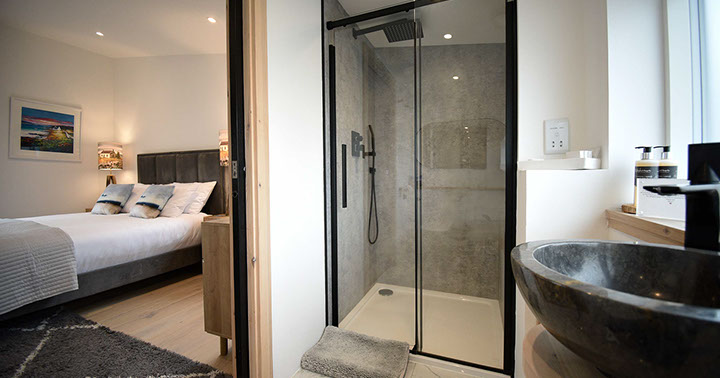 Our Seilebost room contains an en suite shower room at our Portree luxury bed and breakfast accommodation