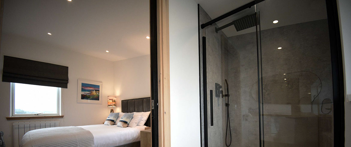 Excellent shower rooms en suite at Taigh Scalpaigh bed and breakfast accommodation