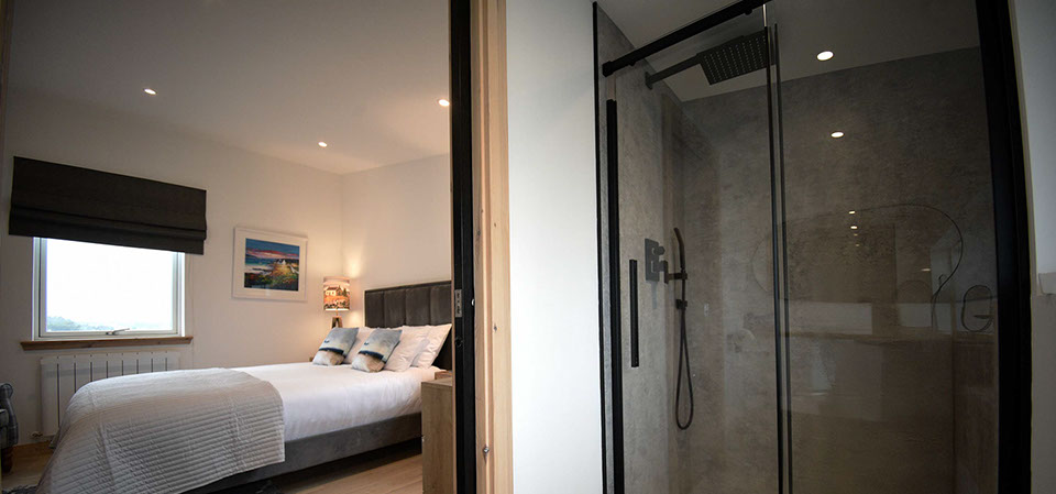 Excellent shower rooms en suite at Taigh Scalpaigh bed and breakfast accommodation