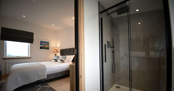 Excellent shower rooms en suite at Taigh Scalpaigh bed and breakfast accommodation