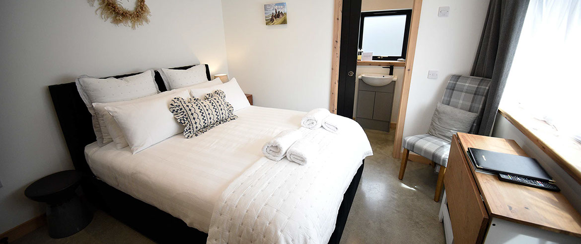 Taigh Scalpaigh bed and breakfast accommodation near Portree with King size double rooms