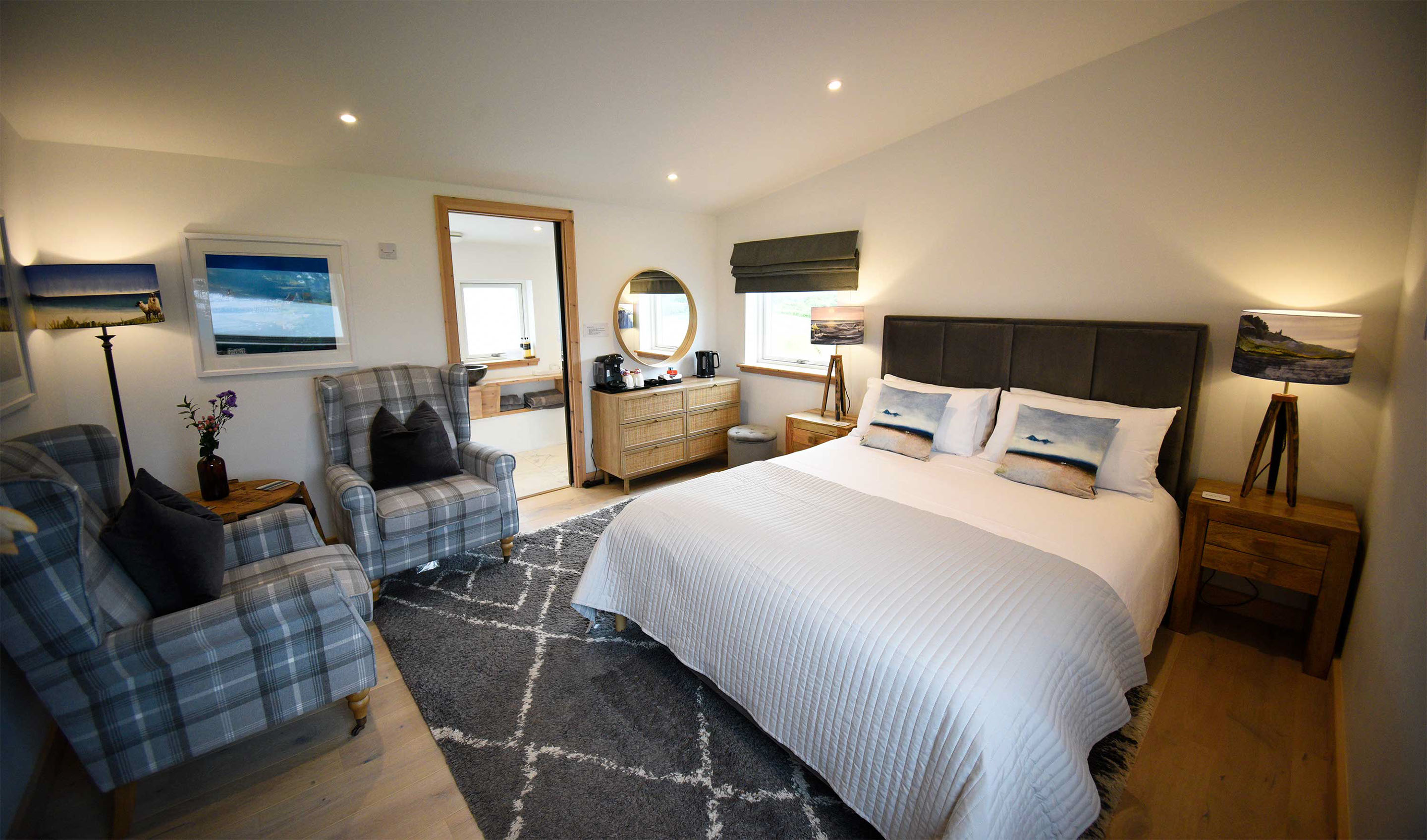 Taransay House Luxury Bed and Breakfast Accomodation in Portree with Super King Size Double Beds