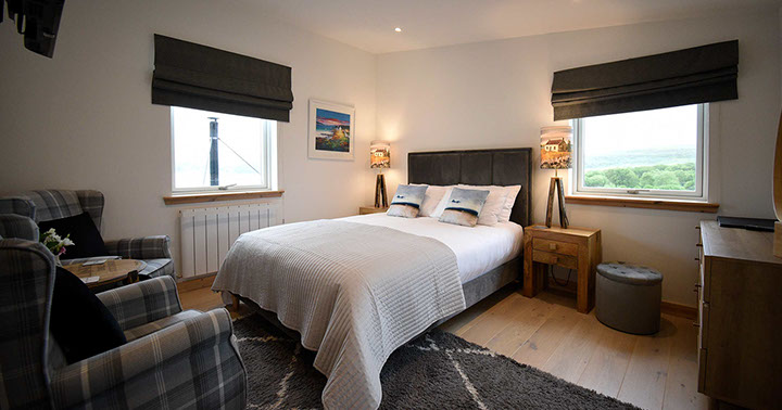 Taigh Scalpaigh Bed and Breakfast accommodation contains King size double rooms with sea views near Portree